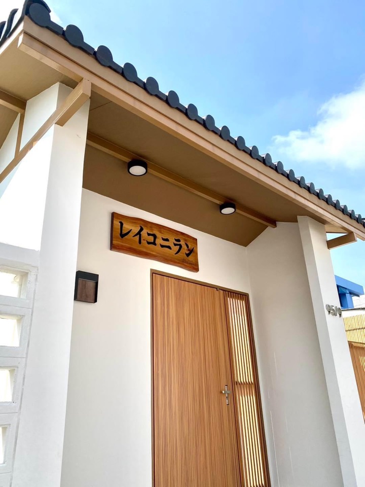 สร้างบ้านหนึ่งชั้น ลำดับที่ 06: รายละเอียดประตู