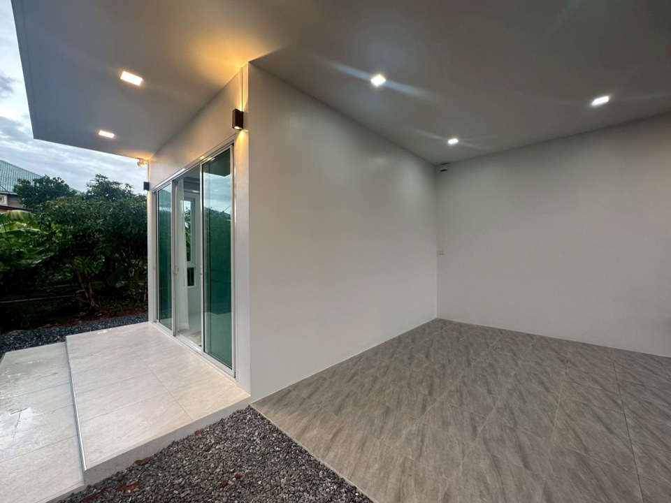 สร้างบ้านสองชั้น ลำดับที่ 04: พื้นที่ใต้ชายคา