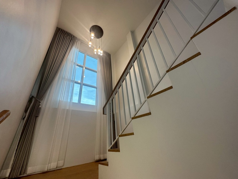สร้างบ้านสองชั้น ลำดับที่ 12: โถงชั้นบน
